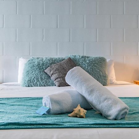 Airlie Sun & Sand Accommodation Studio #1 Еърли Бийч Екстериор снимка