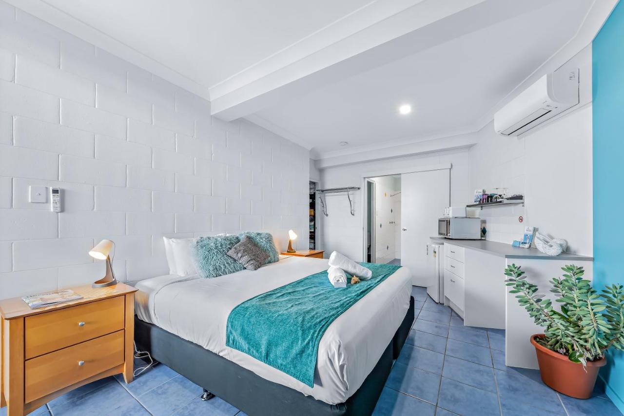 Airlie Sun & Sand Accommodation Studio #1 Еърли Бийч Екстериор снимка